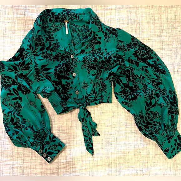 FREE PEOPLE crop top blouse. 💚🖤💚 - Picture 3 of 6